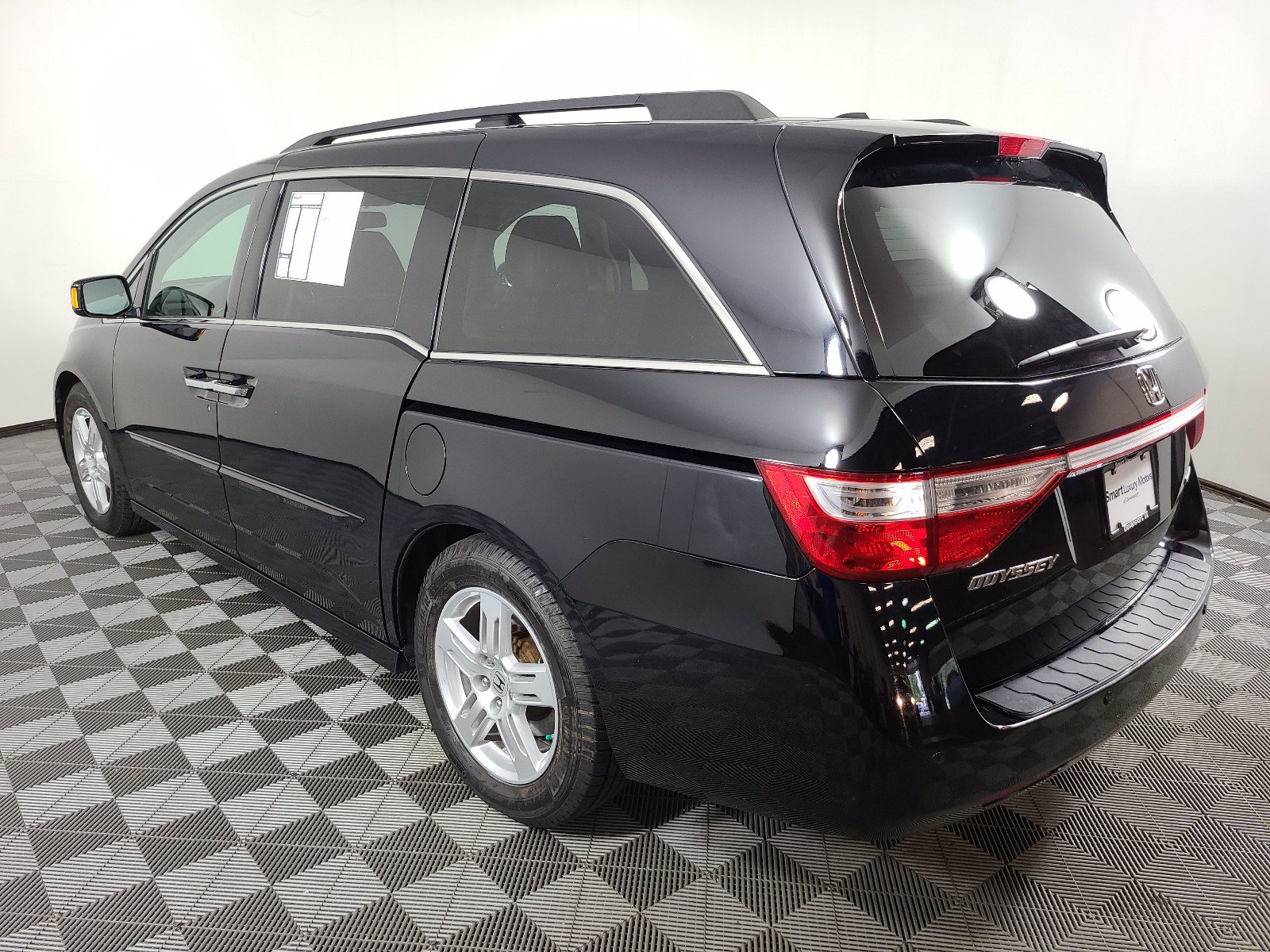 Pre-Owned 2013 Honda Odyssey Touring Mini-van, Passenger in Davenport #V7236A | Smart Luxury ...